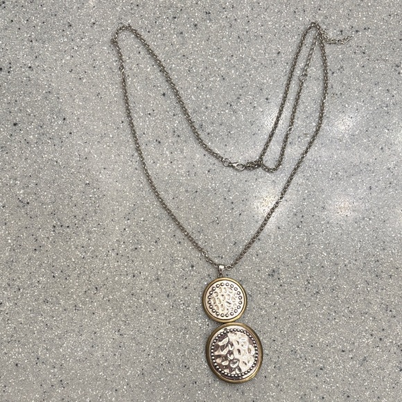 Paparazzi Silver and Gold Necklace - Picture 1 of 1